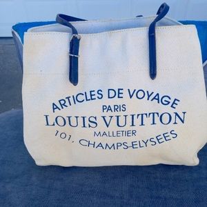 Louis Vuitton mailer bag